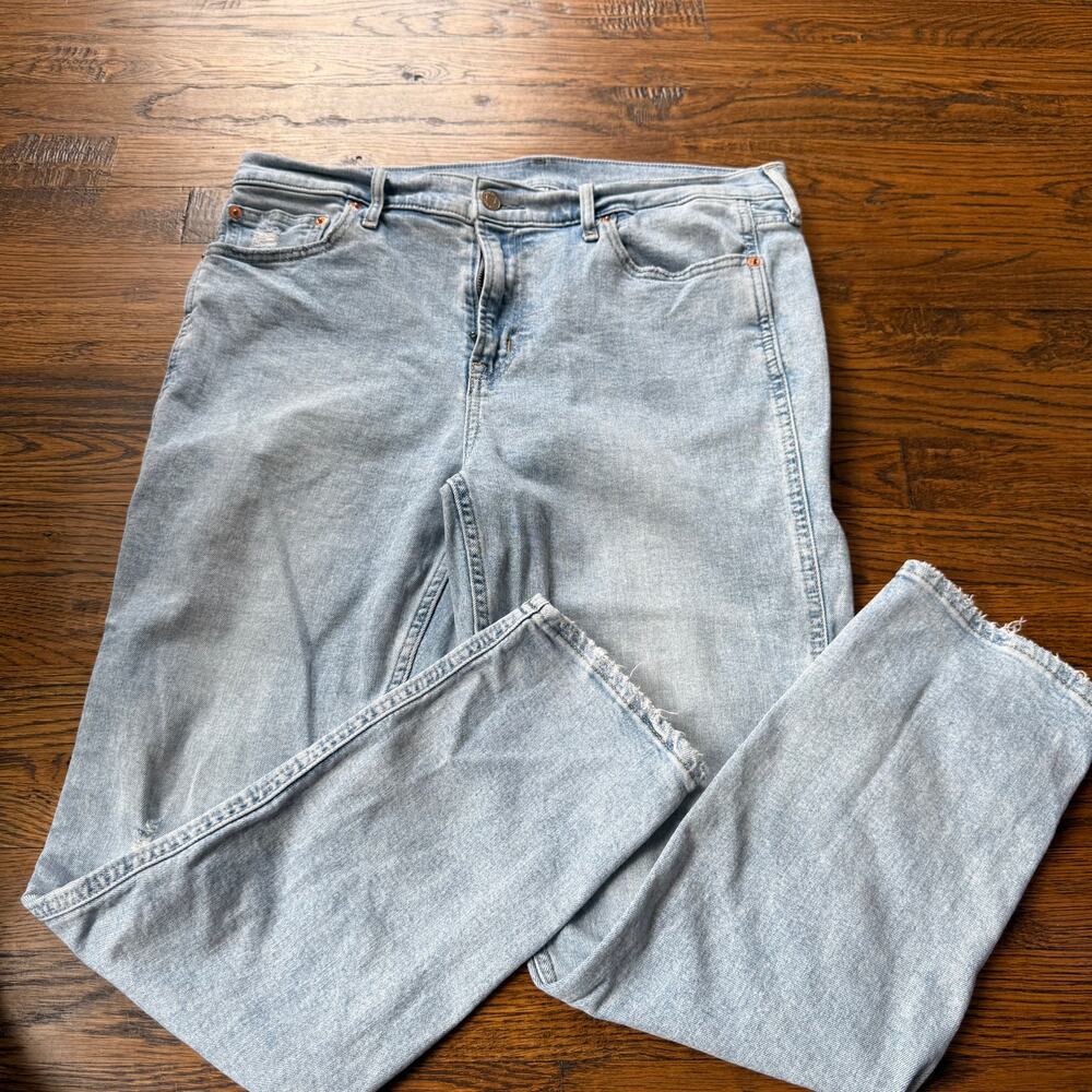 GAP Vintage Slim Mid Rise 32 14R Light Wash Distressed Classic Casual Edgy